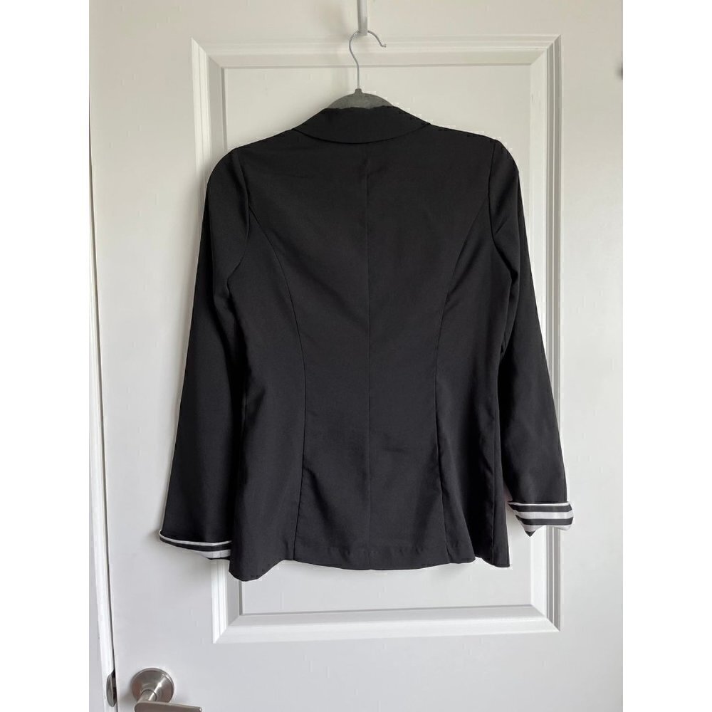 Blazer - Picture 2 of 2